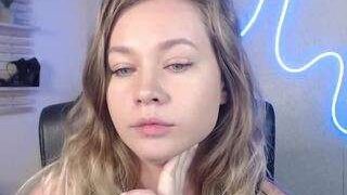 holly95love