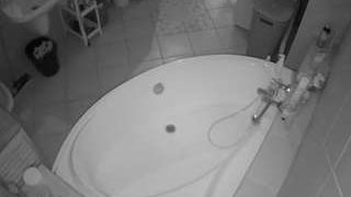 voyeurcam-julmodels-bath-1st-1