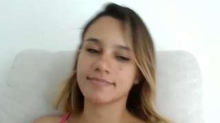 kelayabrunette