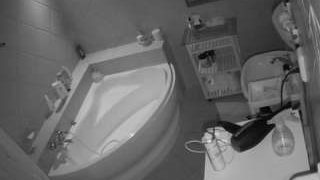 voyeurcam-julmodels-bath-1st-2