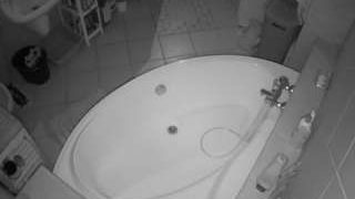 voyeurcam-julmodels-bath-1st-1