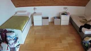 voyeurcam-julmodels-greybed-3