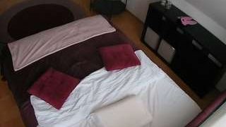 voyeurcam-julmodels-whitebed-2